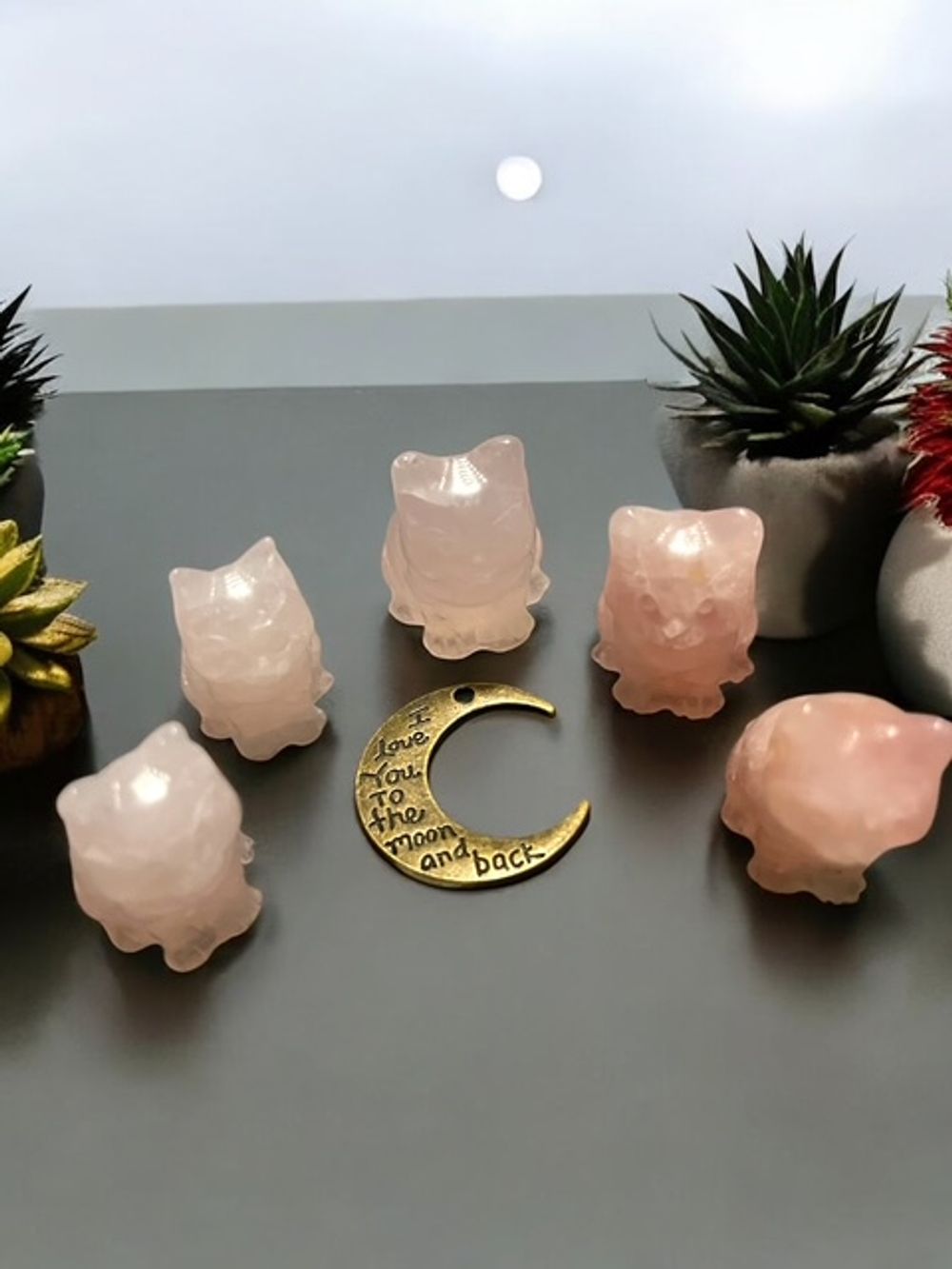 Rose Quartz Cat Carving Crystal